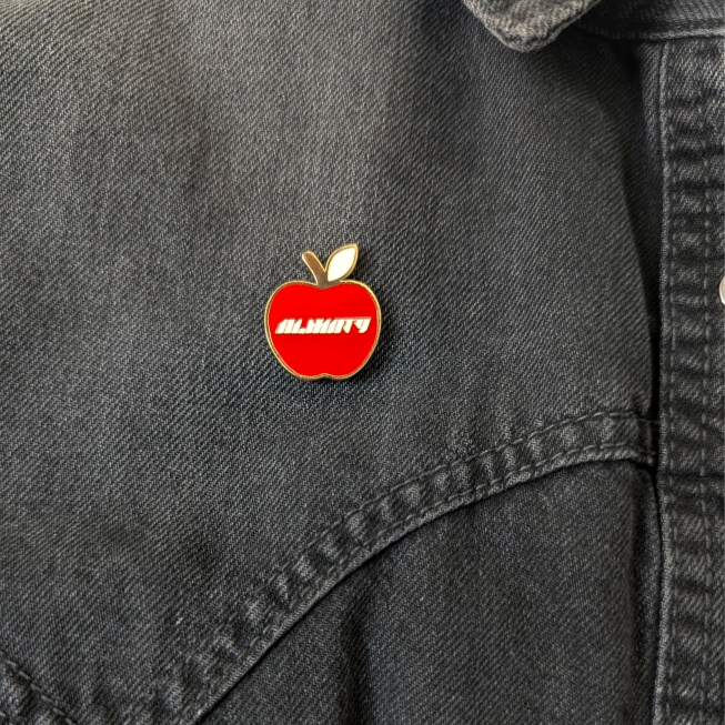 значки на заказ металлические
